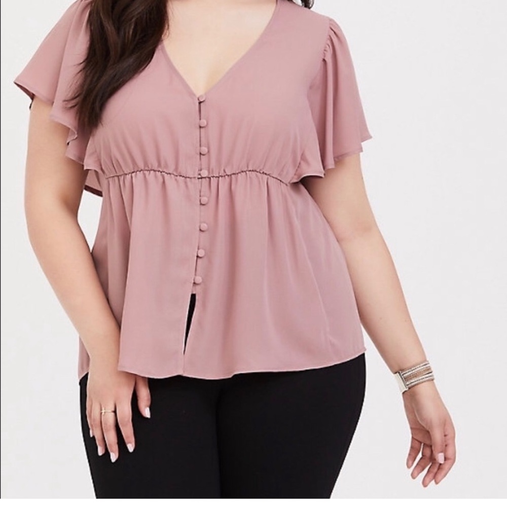NWOT Torrid (6x/30) Flutter Sleeve Blouse